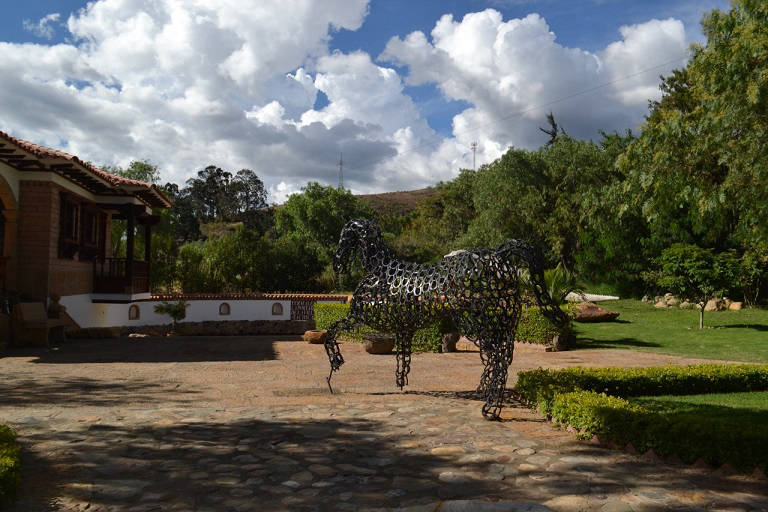 Termales Portón de la villa Sáchica